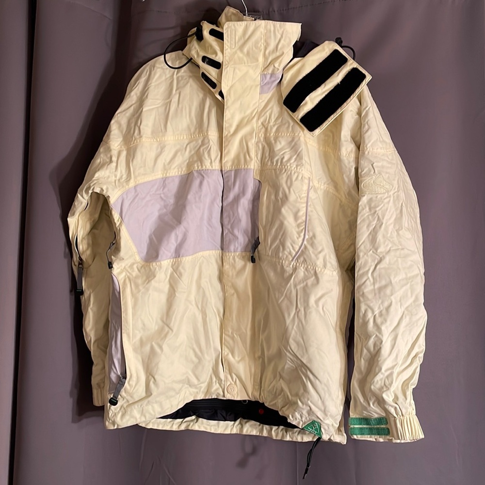 Women’s ski and snowboard jacket - bonfire brand.